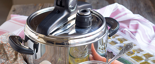 Perché usiamo la pentola a pressione per cucinare i cibi?