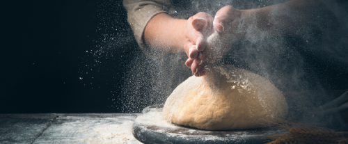 Perché è consigliabile lasciare riposare l'impasto per il pane?