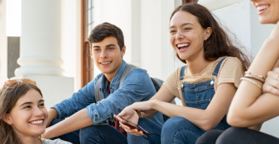 Perché gli adolescenti talvolta si ribellano contro l'autorità dei genitori?