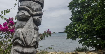 Perché l'Oceania è famosa per le sue tradizioni artistiche e artigianali?