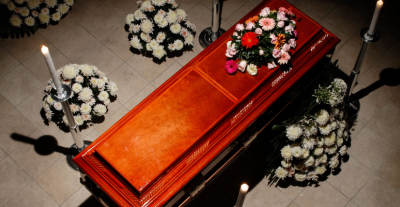 Perché si chiamano pompe funebri?