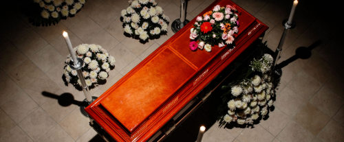 Perché si chiamano pompe funebri?