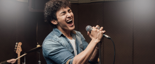Perché alcune canzoni diventano degli inni generazionali?