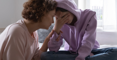 Perché è importante affrontare le pressioni sociali durante l'adolescenza?