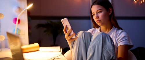 Perché gli adolescenti spesso sperimentano cambiamenti d'umore?