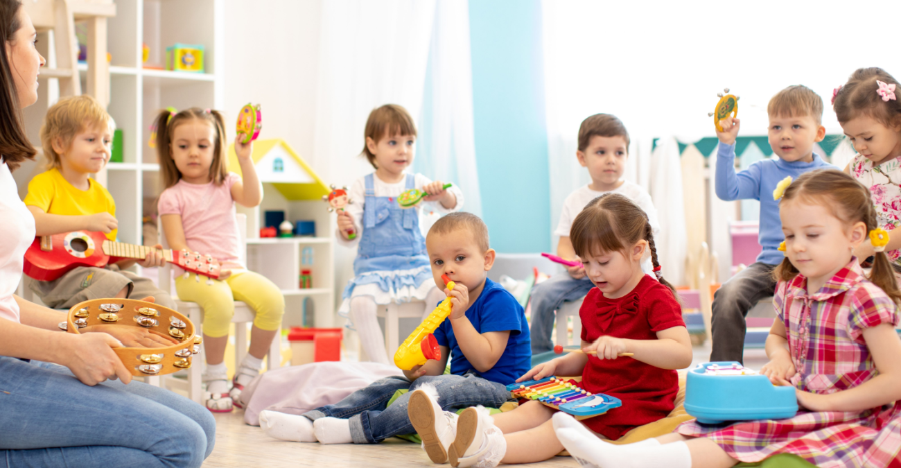 Perché i bambini hanno bisogno di un ambiente sicuro e protetto durante l'infanzia?
