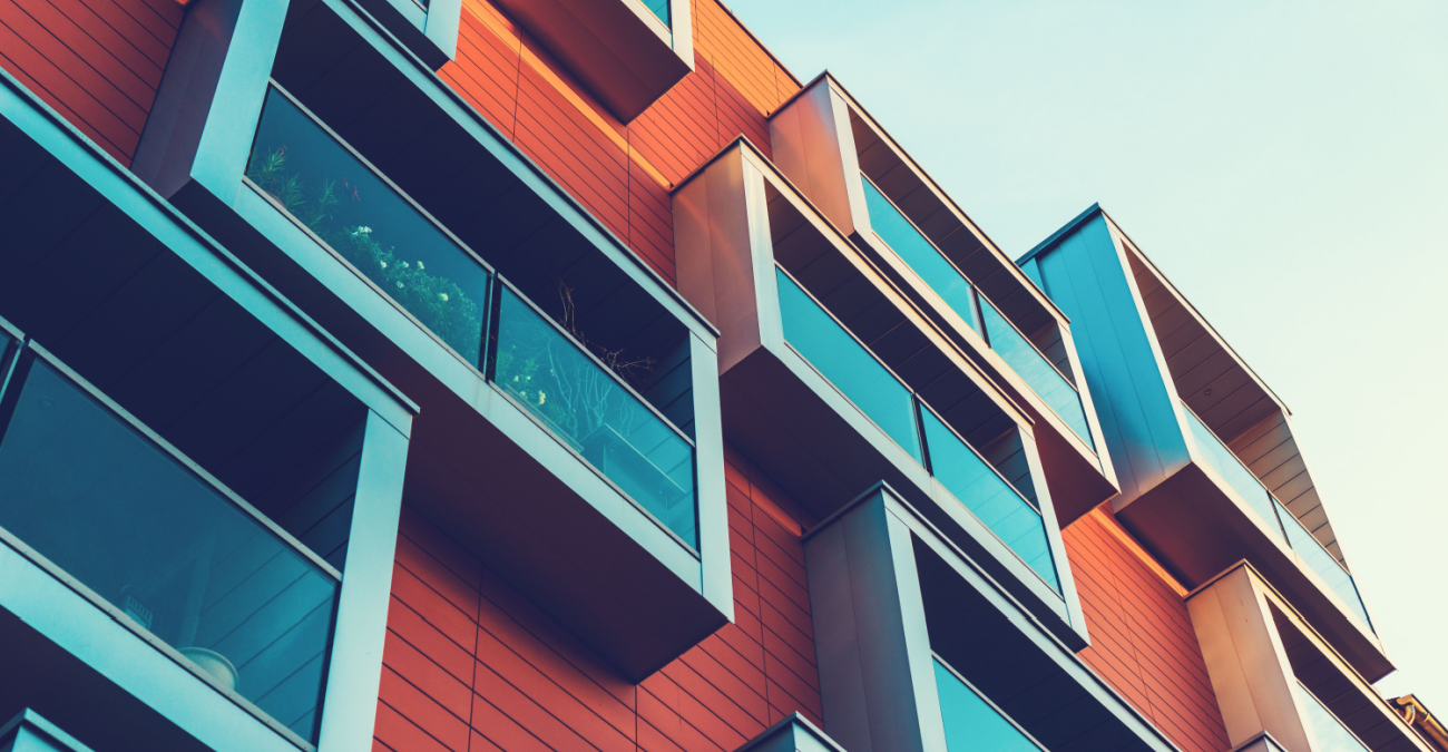 Perché alcune città sono famose per uno stile architettonico specifico?