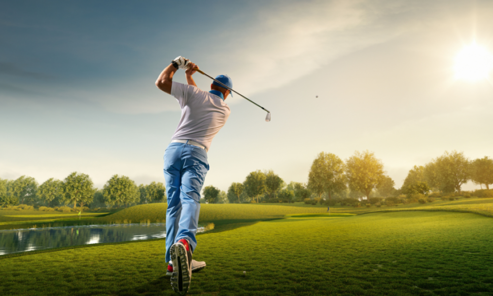 Perché la postura corretta è cruciale per ottenere potenza nei colpi di golf?