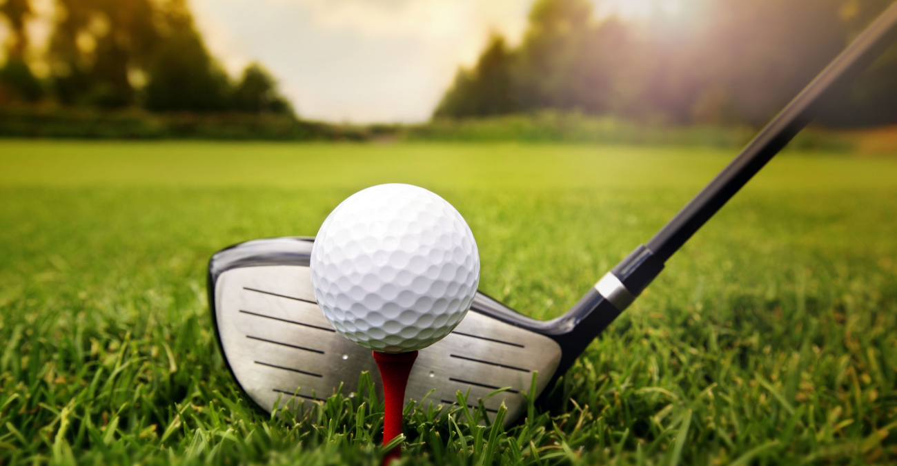 Perché mantenere la testa ferma durante il colpo di golf?