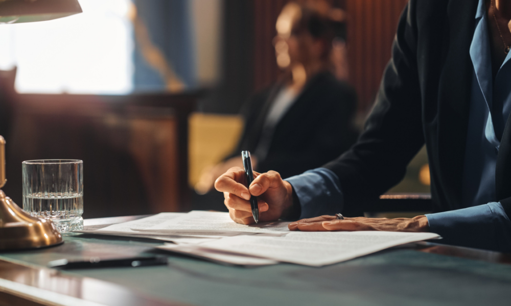 Perché esiste la figura del difensore d'ufficio nel diritto italiano?