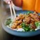 Perché in Oriente si mangia con le bacchette?