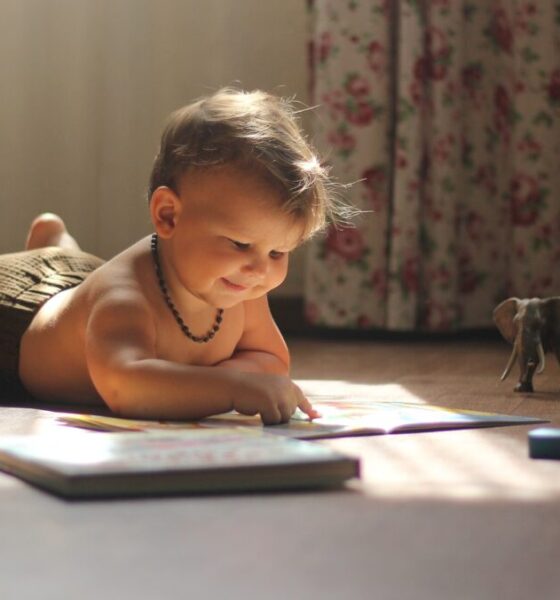 Perché gli schermi hanno conseguenze sui bambini sotto i 2 anni?