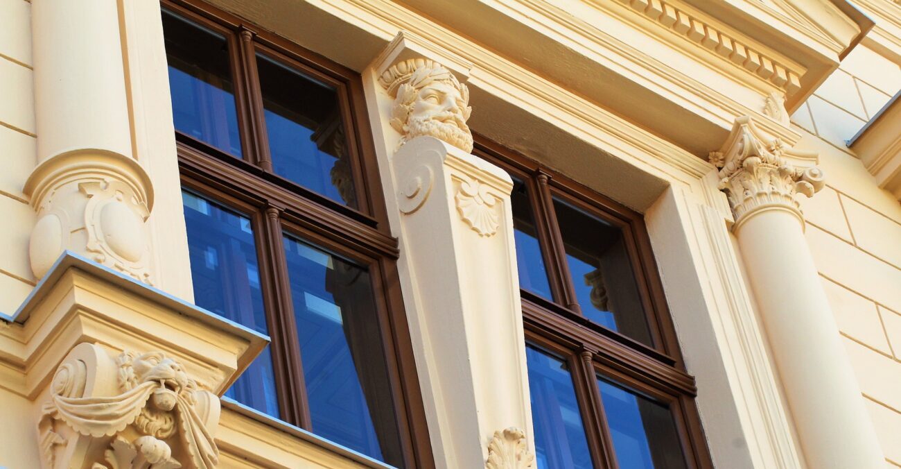 Perché alcuni edifici storici vengono preservati e restaurati?