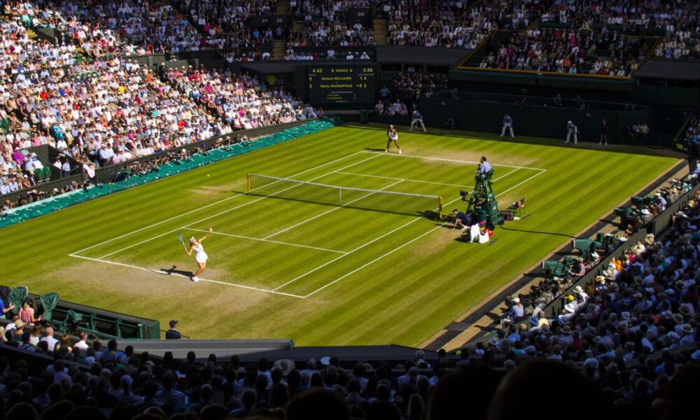 Perché a Wimbledon i tennisti si vestono di bianco?